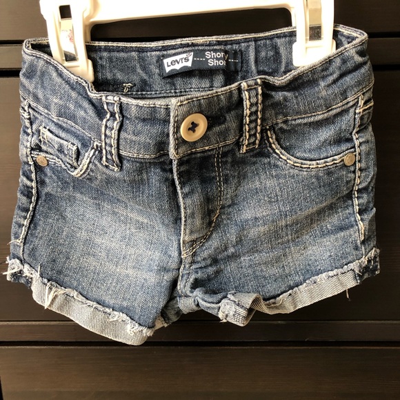 Levi’s Shorts - Picture 4 of 4